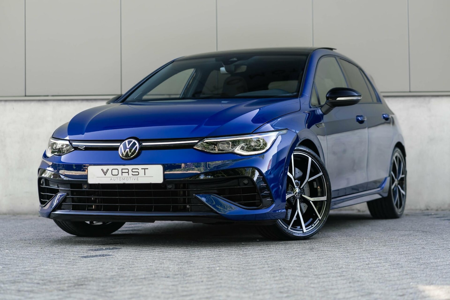 Volkswagen Golf - 2.0 TSI R 4Motion Performance Akrapovic HK - AutoWereld.nl