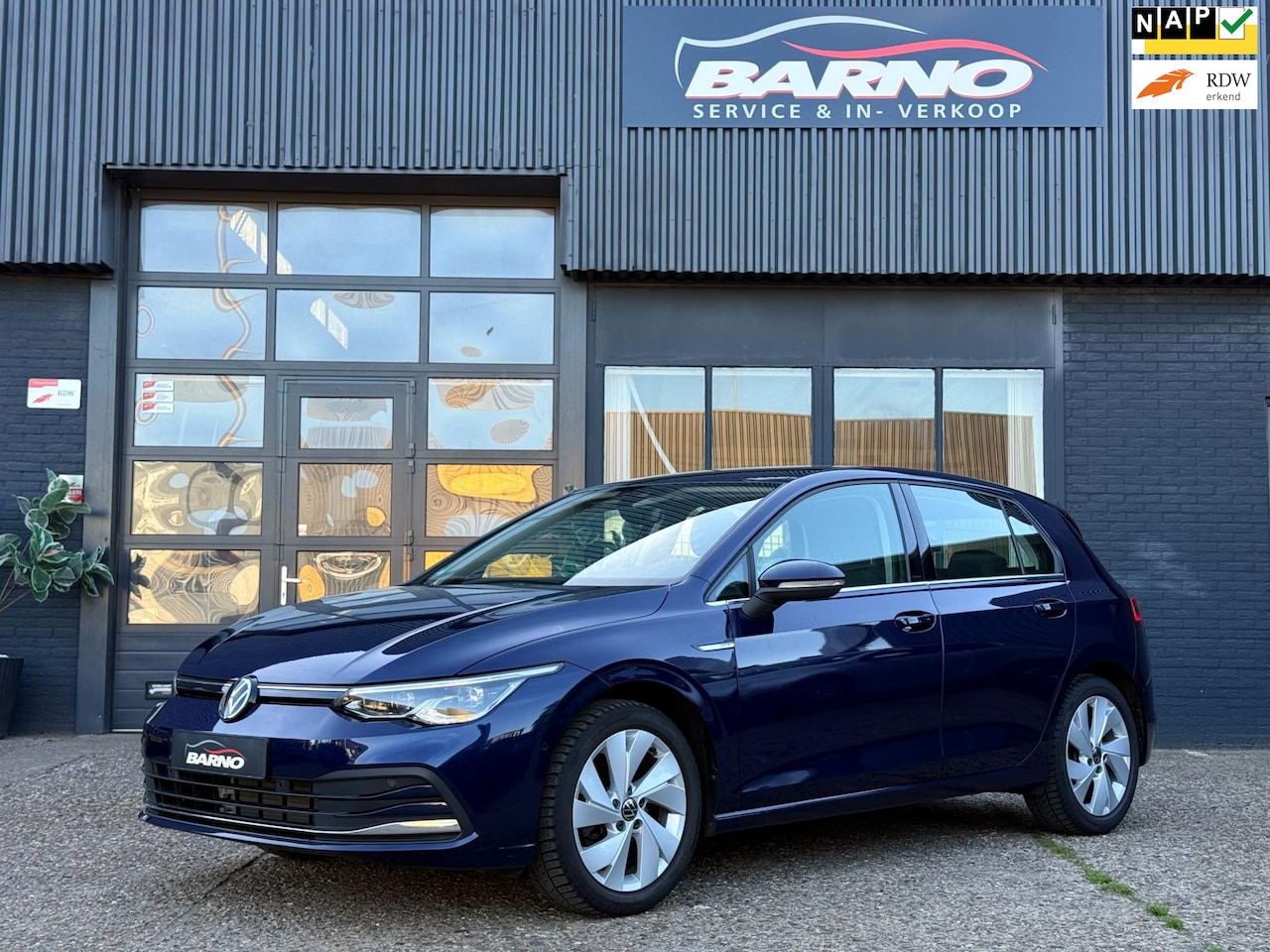 Volkswagen Golf - 1.5 eTSI Style Virtual Dash|Sfeerverlichting|ACC - AutoWereld.nl