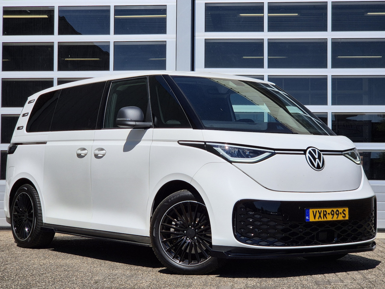 Volkswagen ID. Buzz Cargo - ACC | AIRCO | CAMERA | TREKHAAK | ACC | AIRCO | CAMERA | TREKHAAK | - AutoWereld.nl