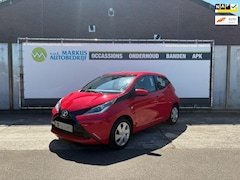 Toyota Aygo - 1.0 VVT-i x-play|airco|parkeercamera|centrale vergrendeling|elektr. ramen|stuurwielbedieni