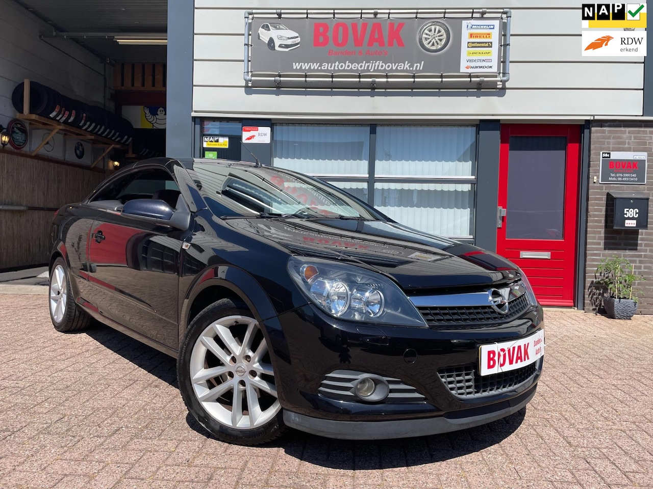 Opel Astra TwinTop - 1.8 Temptation Black - AutoWereld.nl