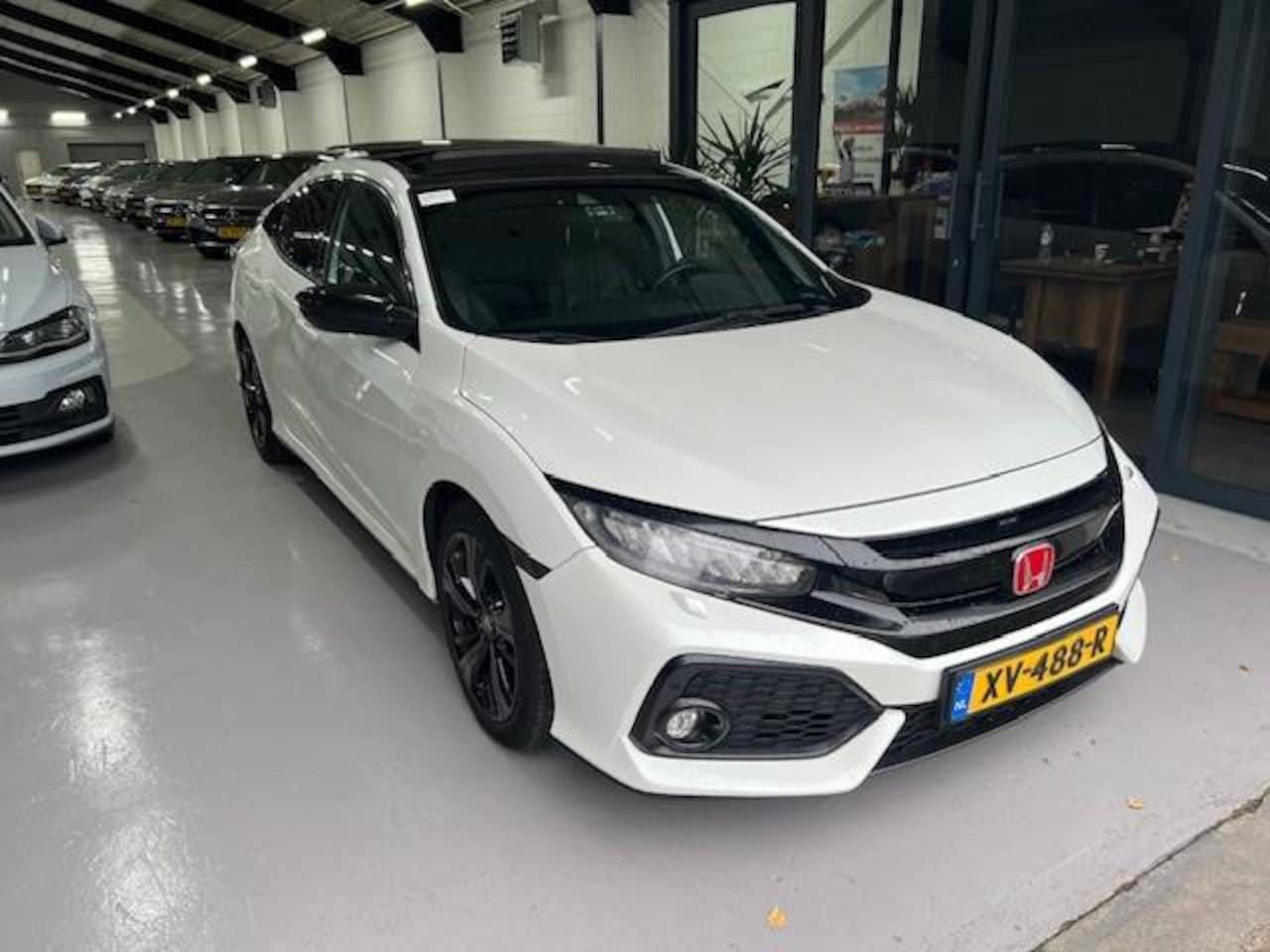 Honda Civic - 1.0 i-VTEC Executive pano-leder-camera-keylessgo - AutoWereld.nl
