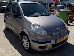 Toyota Yaris Verso - 1.3 VVT-i Sol / (Nieuwe APK)