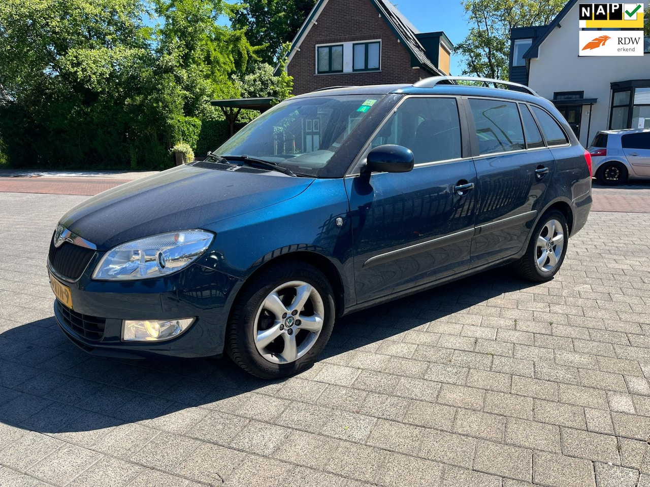 Skoda Fabia Combi - 1.2 TSI Tour Airco Isofix Cruise Trekhaak PDC Fris - AutoWereld.nl