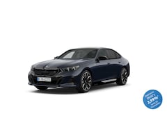 BMW i5 - M60 xDrive 84 kWh | < Sportpakket Pro | Equipment Pack Pro | Travel Pack