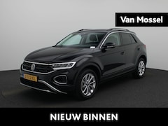 Volkswagen T-Roc - 1.0 TSI Style | Navigatie | Trekhaak | dodehoek detectie | Airco | Stoelverwarming | Camer
