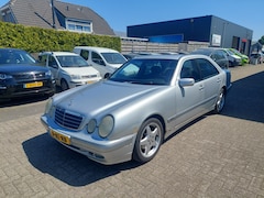 Mercedes-Benz E-klasse - 200 Classic