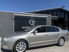Skoda Superb - 1.8 TSI Elegance Navi * Grootscherm