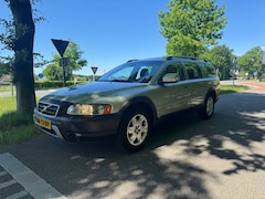 Volvo XC70 - 2.4 D5 Momentum Automaat | Schuif/kanteldak | Leer
