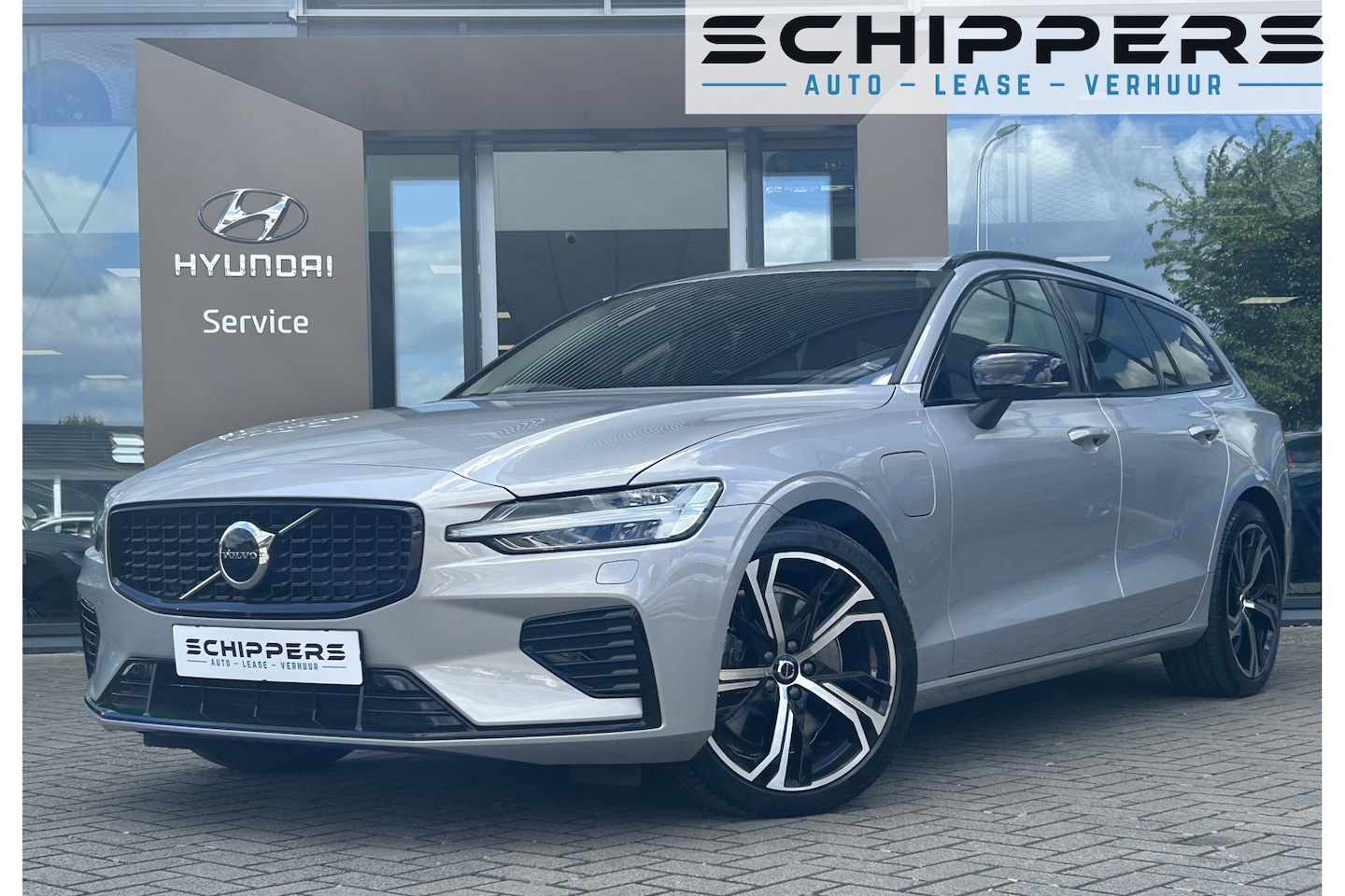 Volvo V60 - 2.0 T6 Plug-in hybrid AWD Plus Dark - AutoWereld.nl