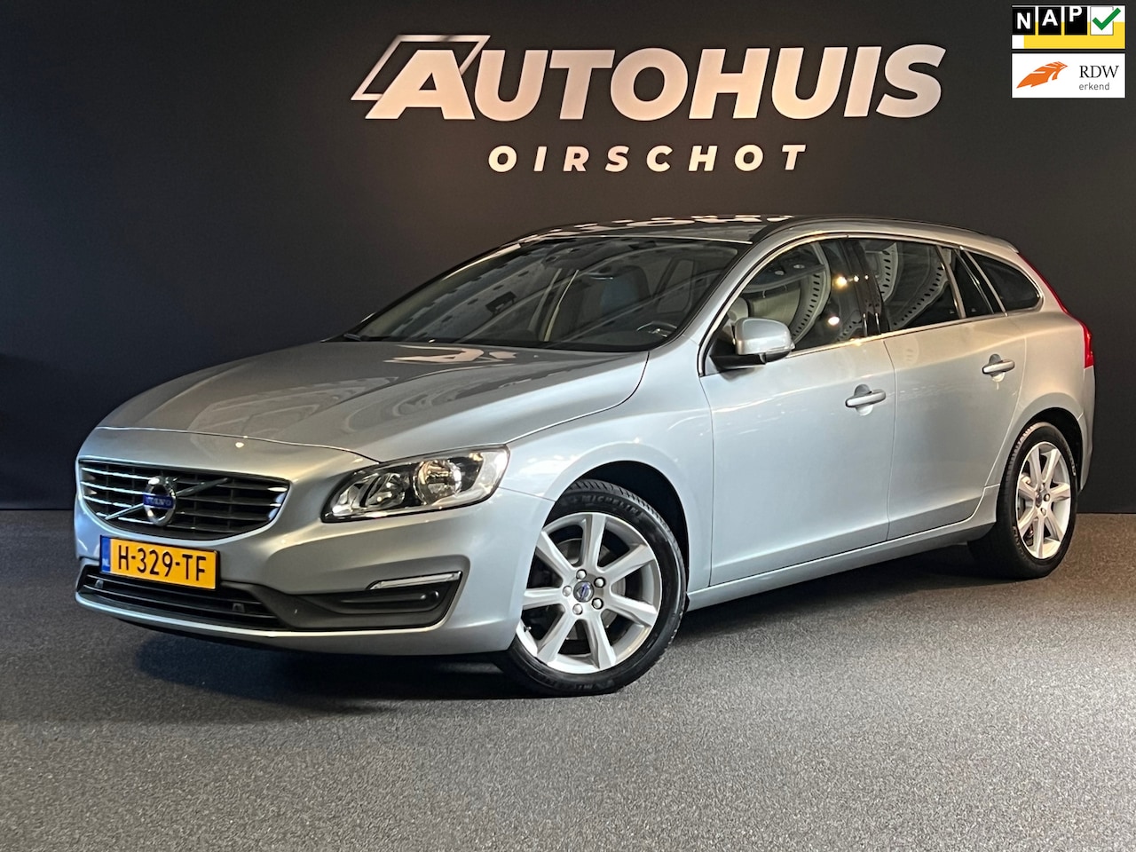 Volvo V60 - 2.0 T3 Summum Leder/ Navi/ Cruisecontrol/ Trekhaak/ - AutoWereld.nl
