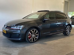 Volkswagen Golf - 2.0 TSI GTI 230PK DSG Pano.dak