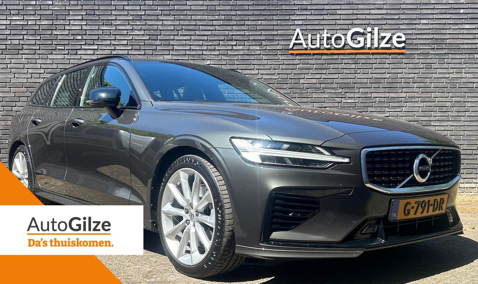 Volvo V60 - 2.0 T8 Twin Engine AWD R-Design l Pano l Elektrische Trekhaak l Elektrische Klep l NAP - AutoWereld.nl