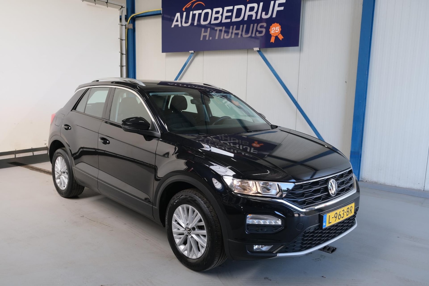 Volkswagen T-Roc - 1.0 TSI Style - N.A.P. Airco, Cruise, PDC, Navi. - AutoWereld.nl