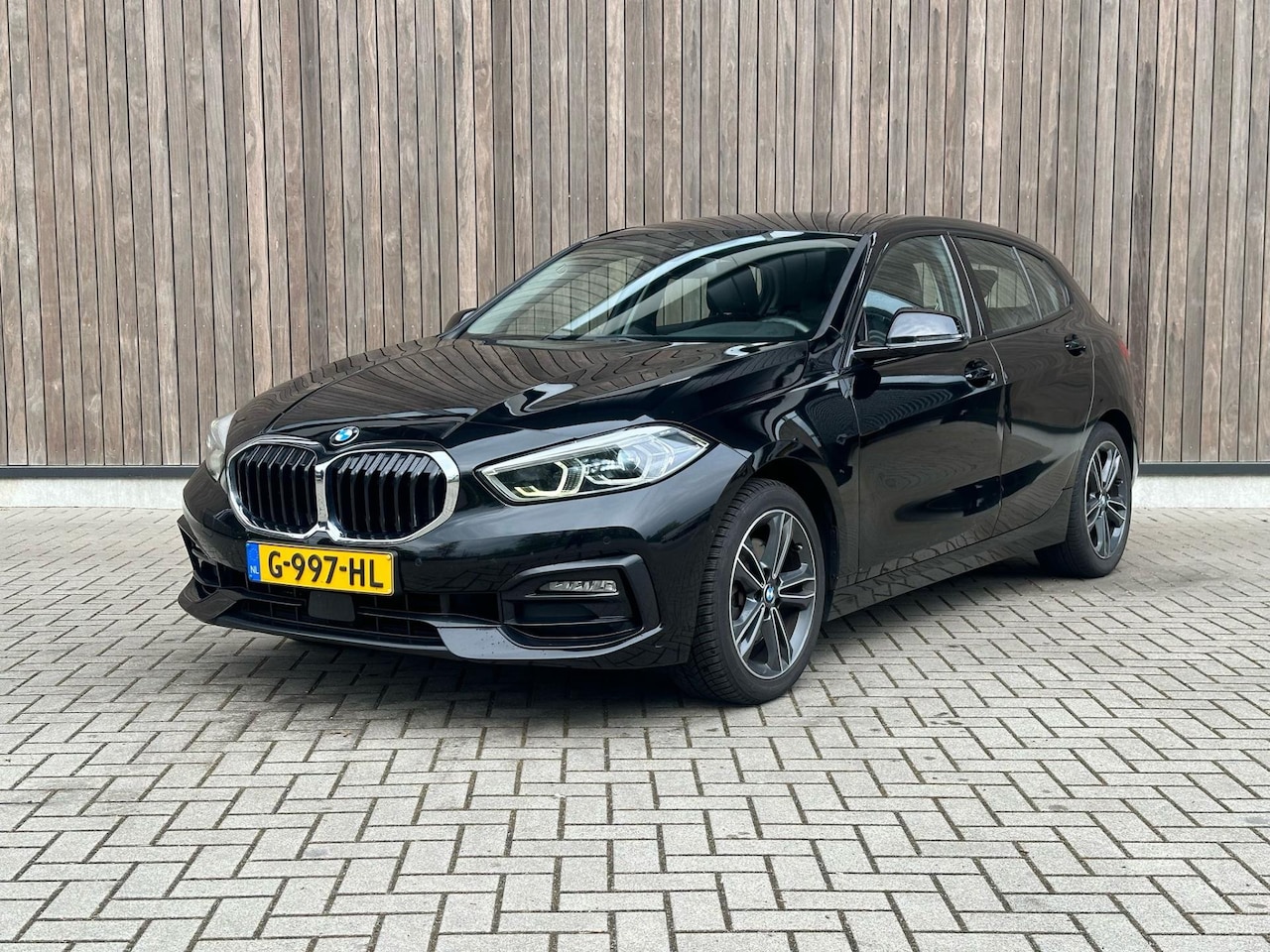 BMW 1-serie - 118d High Executive | XENON | LEDER | CARPLAY | - AutoWereld.nl