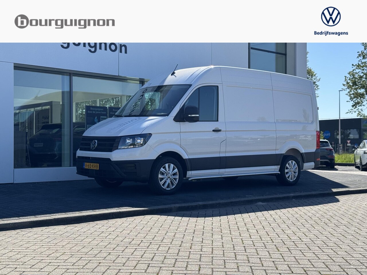 Volkswagen Crafter - 35 2.0 TDI L3H3 Trendline | 140PK | Laadruimte Betimmering | Side Bars | Lichtmetaal 17" | - AutoWereld.nl