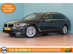 BMW 5-serie Touring - 520e Business Edition Plus | NAVI | PDC V+A | LEER | ELEKTR STOEL+KLEP | TREKHAAK INKL |