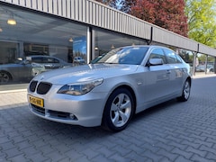 BMW 5-serie - 525i Business Line Origineel NL Nap Trekhaak Navi Airco Cruise Automaat 17 inch Regensenso