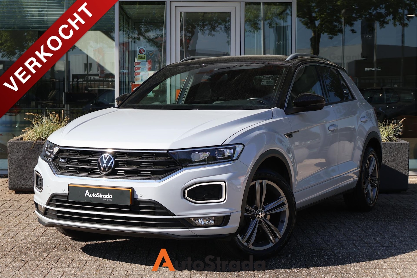 Volkswagen T-Roc - 1.5 R-Line TSI 150pk 7-DSG | Pano | LED | Camera | Adaptive | Climate | Stoelverwarming | - AutoWereld.nl