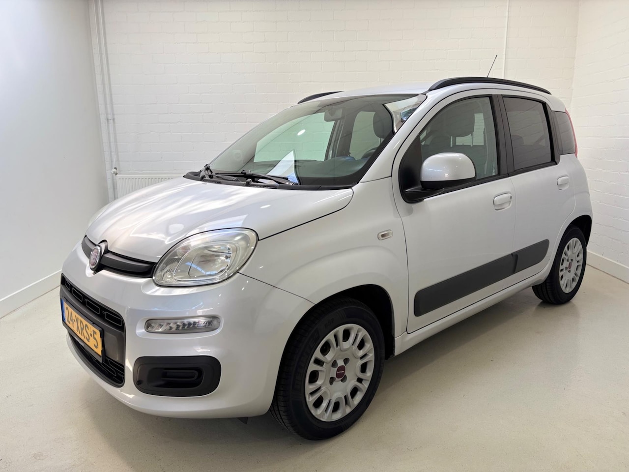 Fiat Panda - 0.9 TwinAir Lounge / Automaat / Airco / P-sensoren - AutoWereld.nl