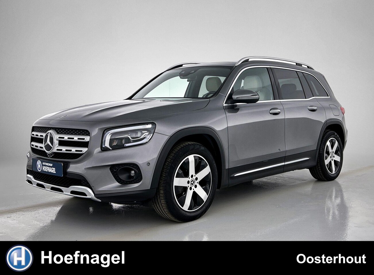 Mercedes-Benz GLB - 200 Premium Plus Automaat | Lederen Bekleding | Camera | Navigatie | Panoramadak | Memory - AutoWereld.nl