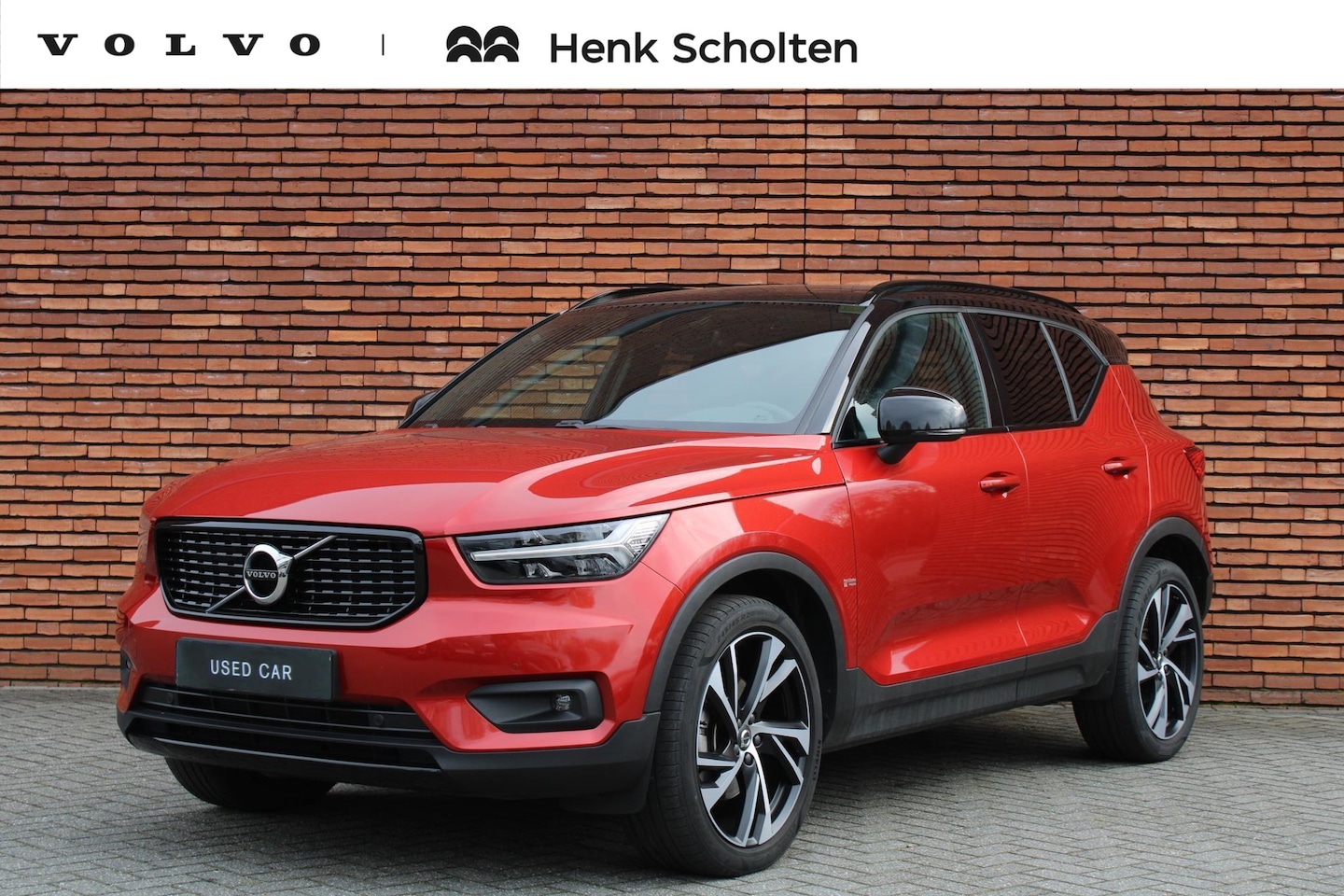 Volvo XC40 - T4 Automaat R-Design | Achteruitrijcamera | 20" Lichtmetalen Velgen | Verwarmbare Voorstoe - AutoWereld.nl