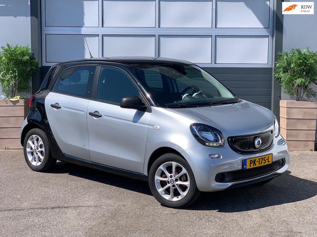 Smart Forfour - 1.0 Pure | NAP | BLUETOOTH | AIRCO | CRUISE CONTROL | APK | INRUIL MOGELIJK - AutoWereld.nl