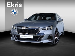 BMW i5 Touring - eDrive40 | M Sportpakket Pro | Driving Assistant Plus | Iconic Glow | Panoramadak | Stoelv