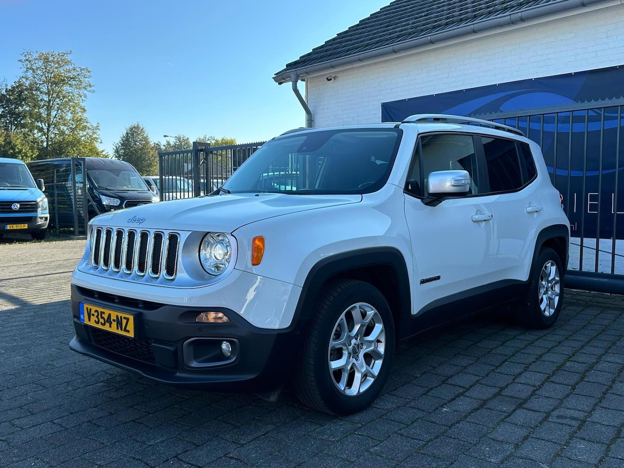 Jeep Renegade - 1.6 MultiJet Limited / AIRCO / CAMERA / KEYLESS - AutoWereld.nl