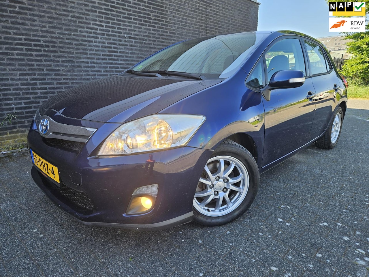 Toyota Auris - 1.8 Full Hybrid Executive GARANTIE - AutoWereld.nl