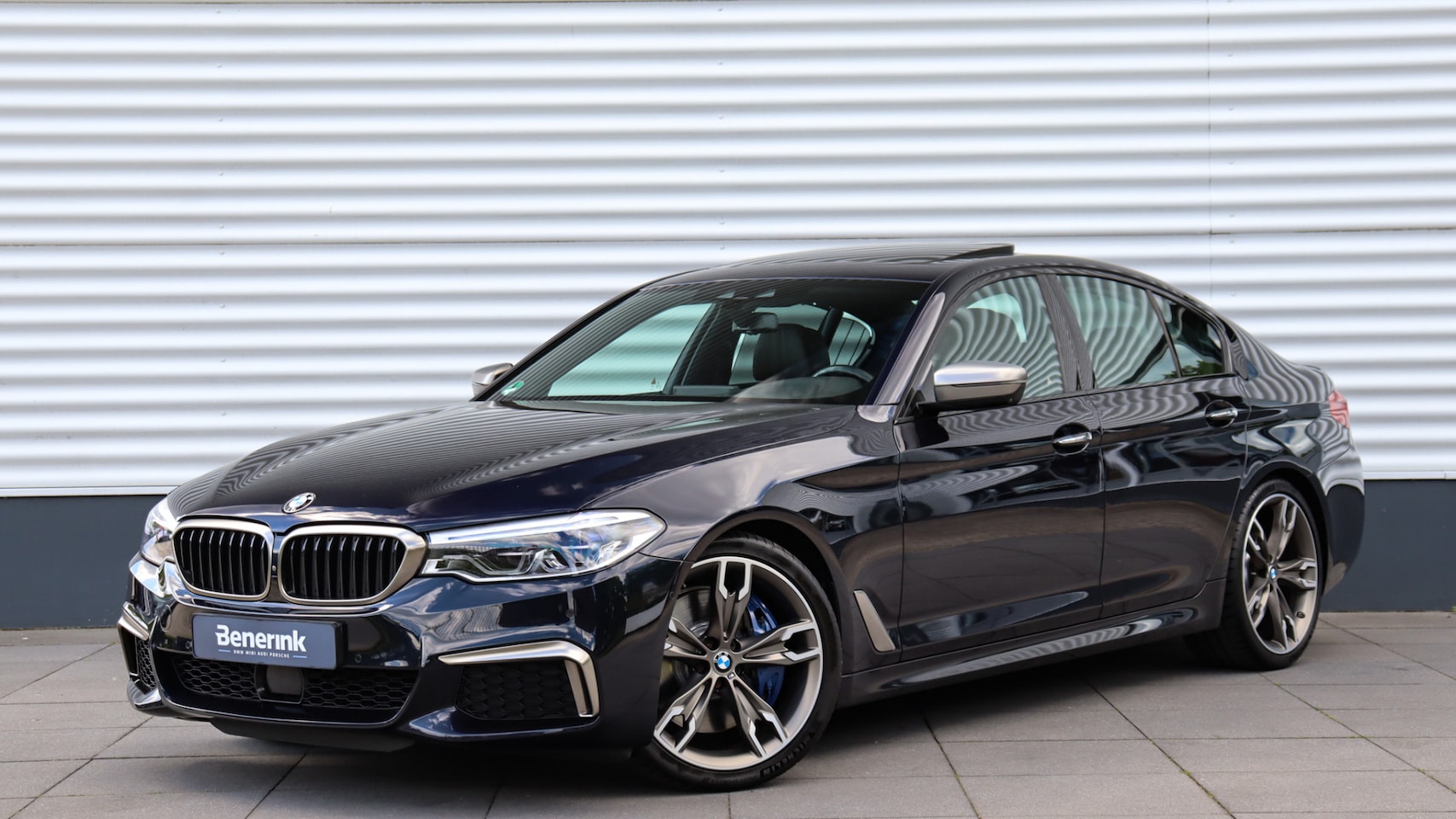 BMW 5-serie - M550i xDrive High Executive | Massage | Bowers & Wilkins | Schuifdak | Head-up | M Onderst - AutoWereld.nl
