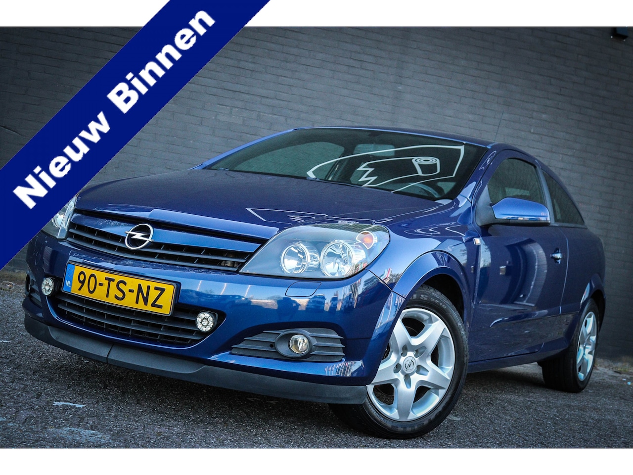 Opel Astra GTC - 1.8 Sport Net binnen; Jouw droomauto? - AutoWereld.nl