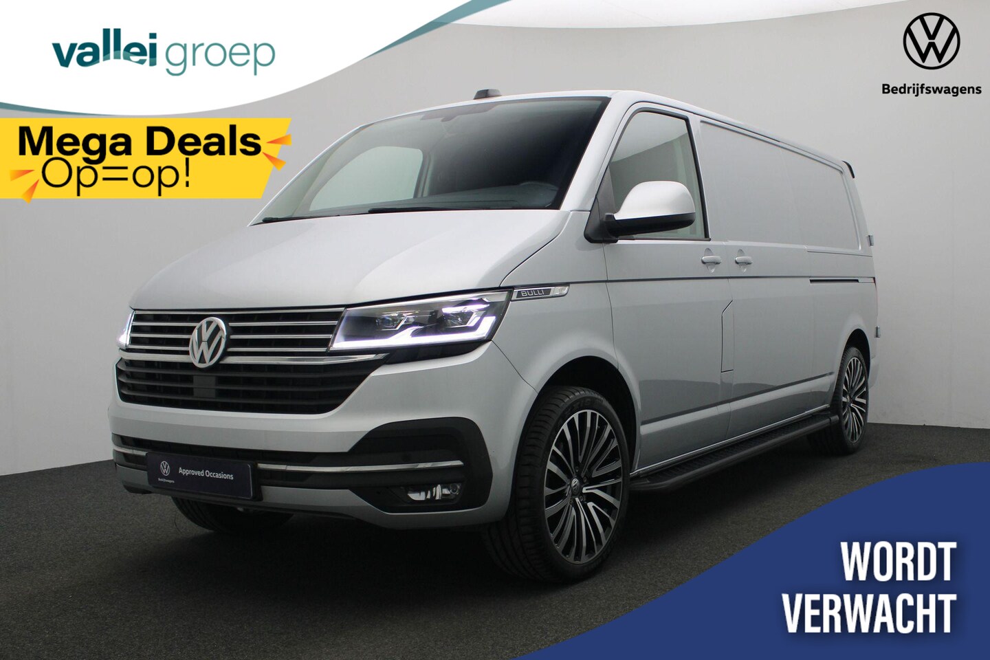 Volkswagen Transporter - 2.0 TDI 150 pk DSG L2H1 28 Bulli | Trekhaak | Schuifdeuren links/rechts | Achteruitrijcame - AutoWereld.nl