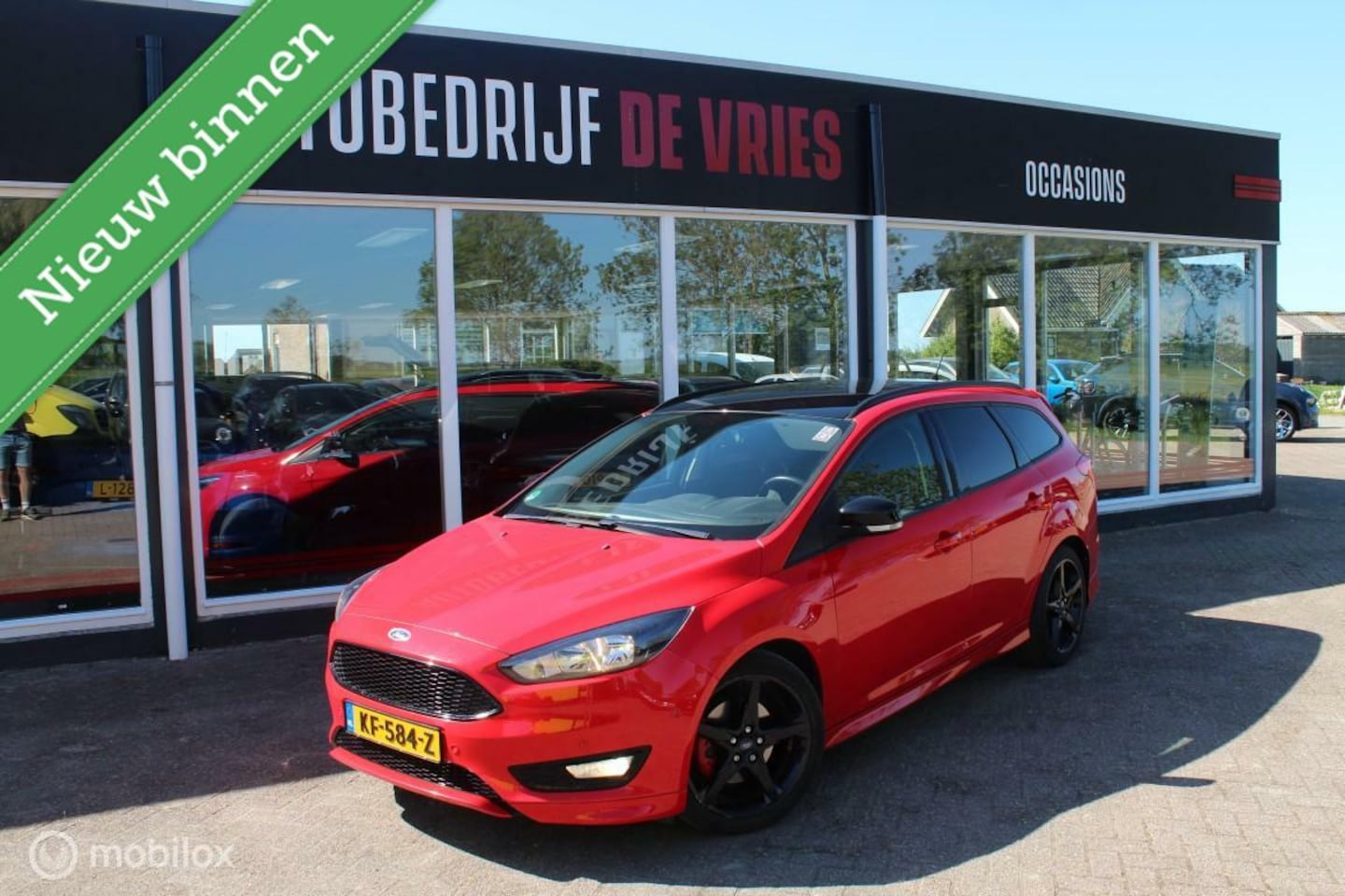 Ford Focus Wagon - 1.5 Red Edition 18Inch/Trekhaak/NAP/Cruise - AutoWereld.nl