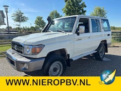 Toyota Land Cruiser - LX LANG 5 PERSOONS 4x4 Airco 4.2 6 Cilinder Diesel