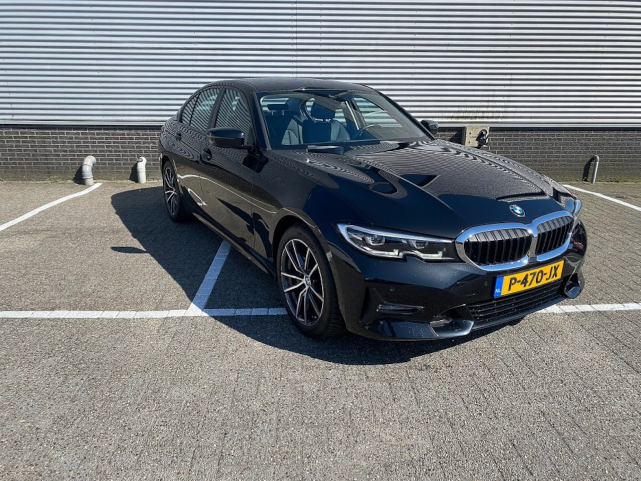 BMW 3-serie - 318 i Business Edition Plus | LEDER | Full LED | CAMERA - AutoWereld.nl