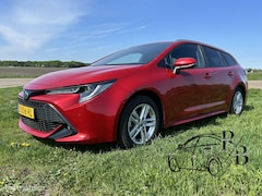 Toyota Corolla Touring Sports - 1.8 Hybrid Business Plus AUTOMAAT