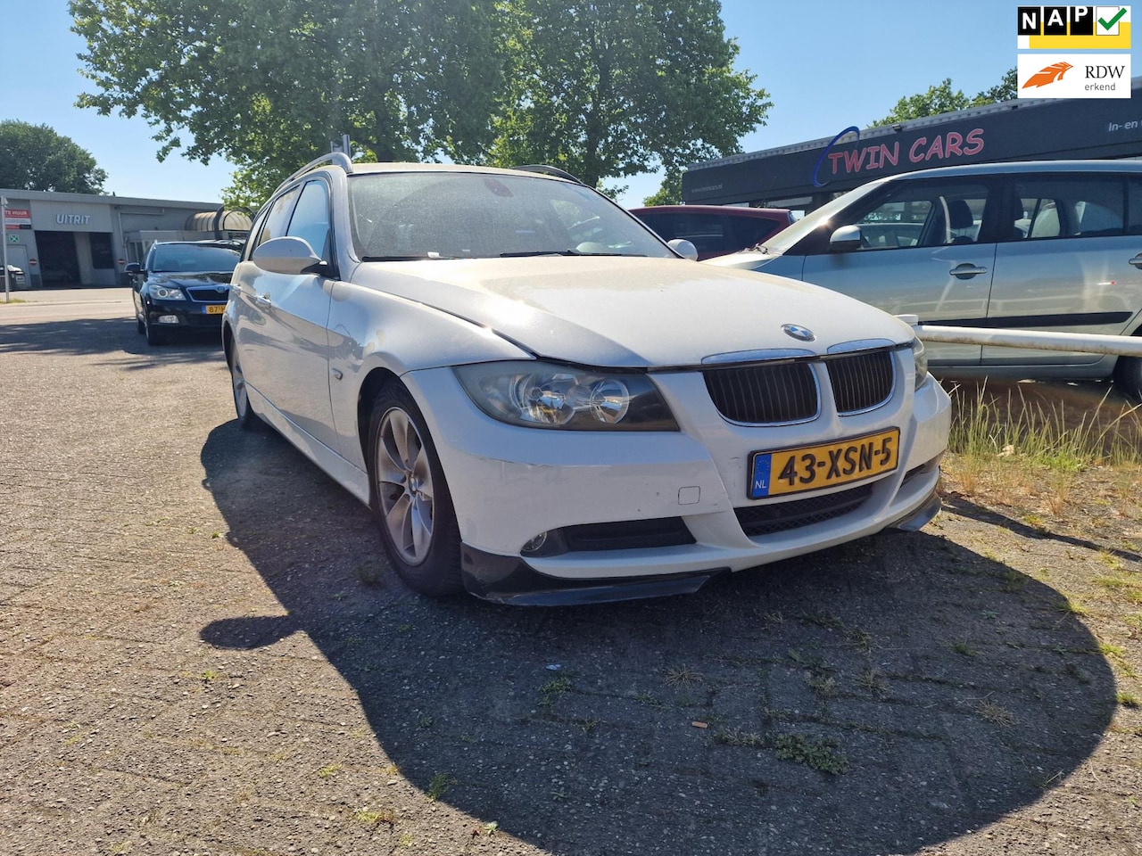 BMW 3-serie Touring - 318i 318i ((((( MOTOR DEFECT ))))) - AutoWereld.nl