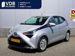 Toyota Aygo - 1.0 VVT-i x-play Automaat | Navigatie | Cruise | NAP | Airco