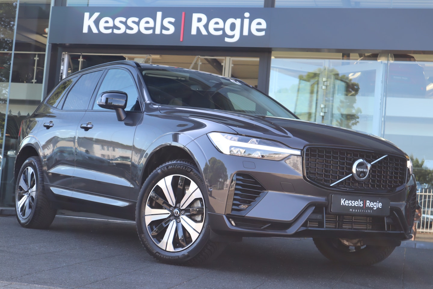 Volvo XC60 - 2.0 T6 Plug-in hybrid AWD Plus Dark Panorama Leer HK 360view - AutoWereld.nl