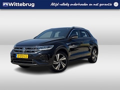 Volkswagen T-Roc - 1.5 TSI R-Line / Digitaal dashboard / App connect / Navigatie / Parkeersensoren / Lichtmet