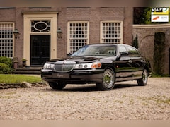 Lincoln Town Car - 4.6 V8 Cartier L (215pk) - ex Prins Bernhard - Orig NL - Lage KM