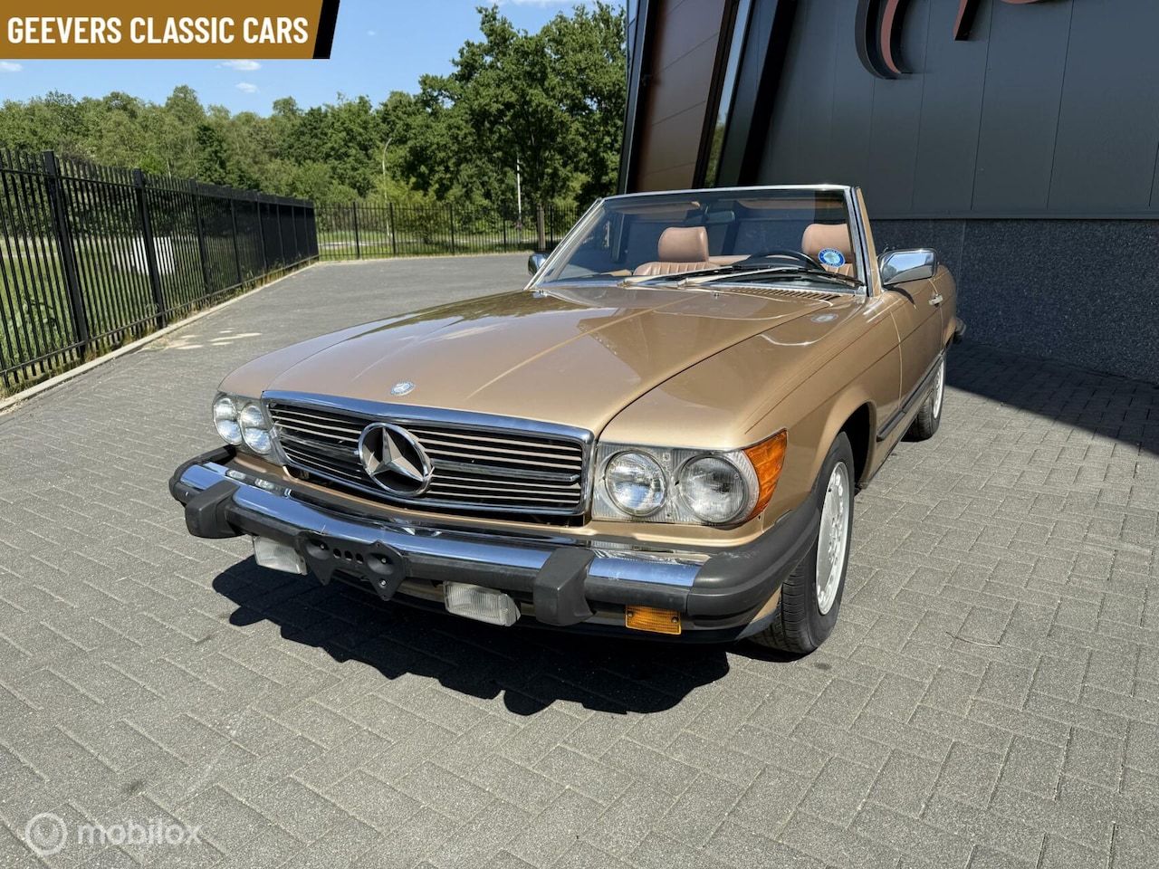 Mercedes-Benz SL-klasse Cabrio - 560SL W107 - AutoWereld.nl