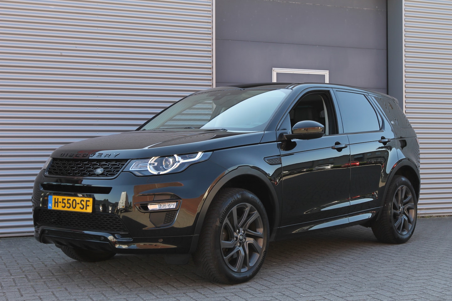 Land Rover Discovery Sport - 2.0 TD4 HSE Luxury I AUT. I NAVI I LEDER I PANO.DAK I 132000 KM - AutoWereld.nl