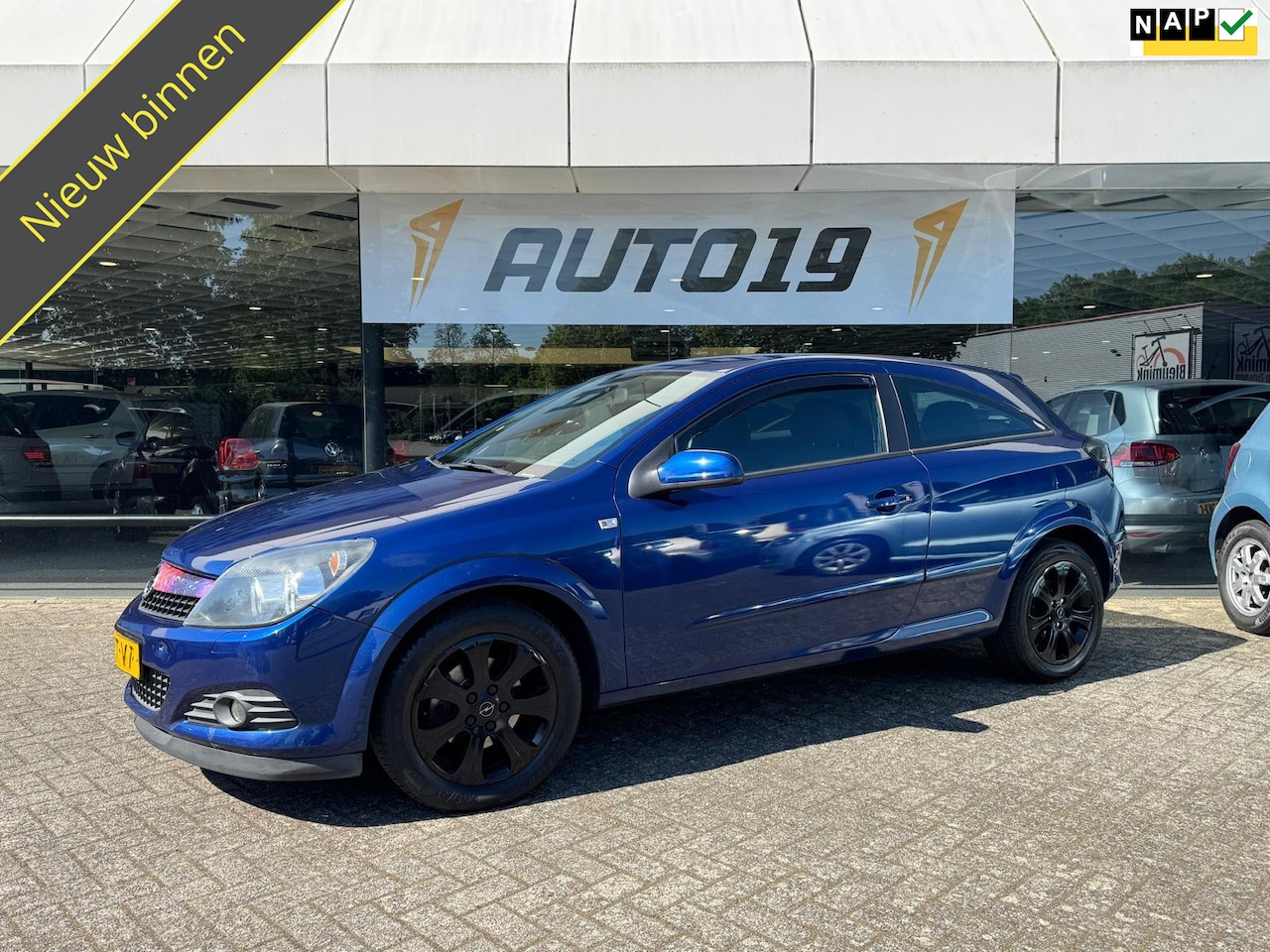 Opel Astra GTC - 1.6 Temptation 1.6 Temptation - AutoWereld.nl