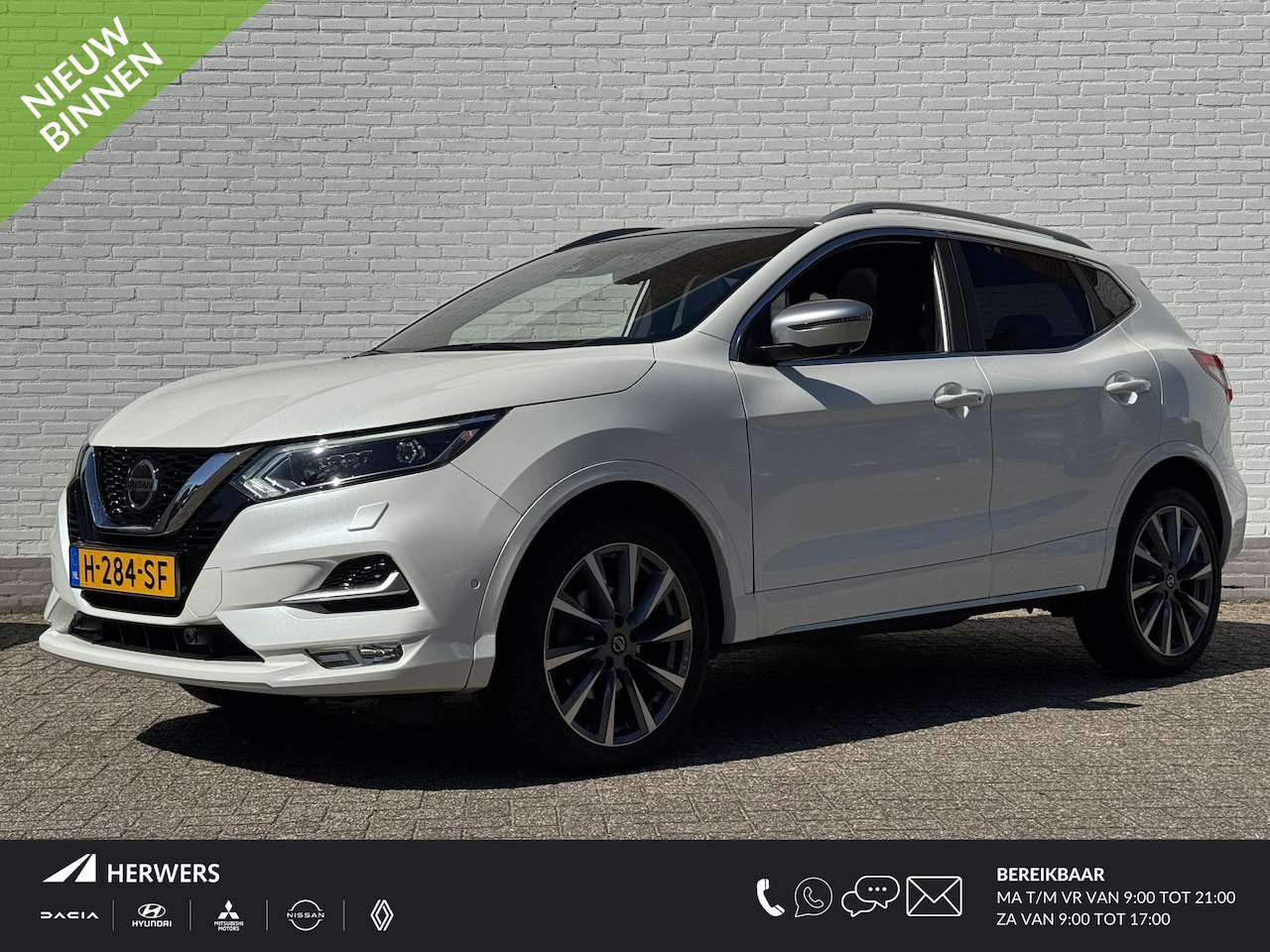 Nissan Qashqai - 1.3 DIG-T Tekna + / Panorama / BOSE / Lederen Bekleding / 360 Camera / Stoelverwarming / P - AutoWereld.nl