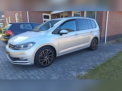 Volkswagen Touran - 2.0 TDI SCR 150 Pk Highline Exec. Dsg-7 Alcantara Stoelverw