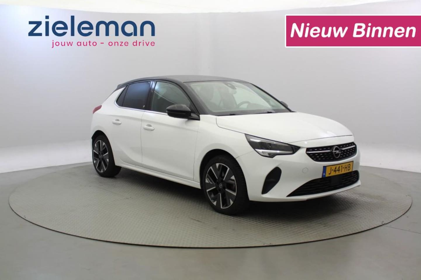 Opel Corsa Electric - Electric Elegance 50 kWh - Digital cockpit, Half leer, SOH 100% - AutoWereld.nl