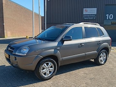 Hyundai Tucson - 2.0i Style Met nieuwe APK