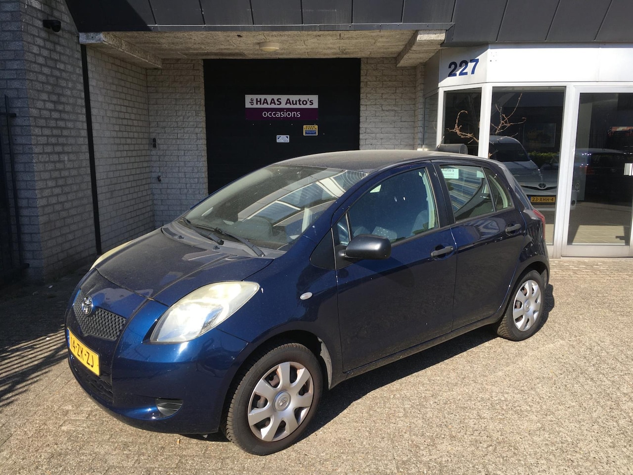 Toyota Yaris - 1.0 VVTi Spirit / VASTE PRIJS / GEEN PARTICULIERE VERKOOP / AIRCO / 5 DEUREN / READ TEXT - AutoWereld.nl